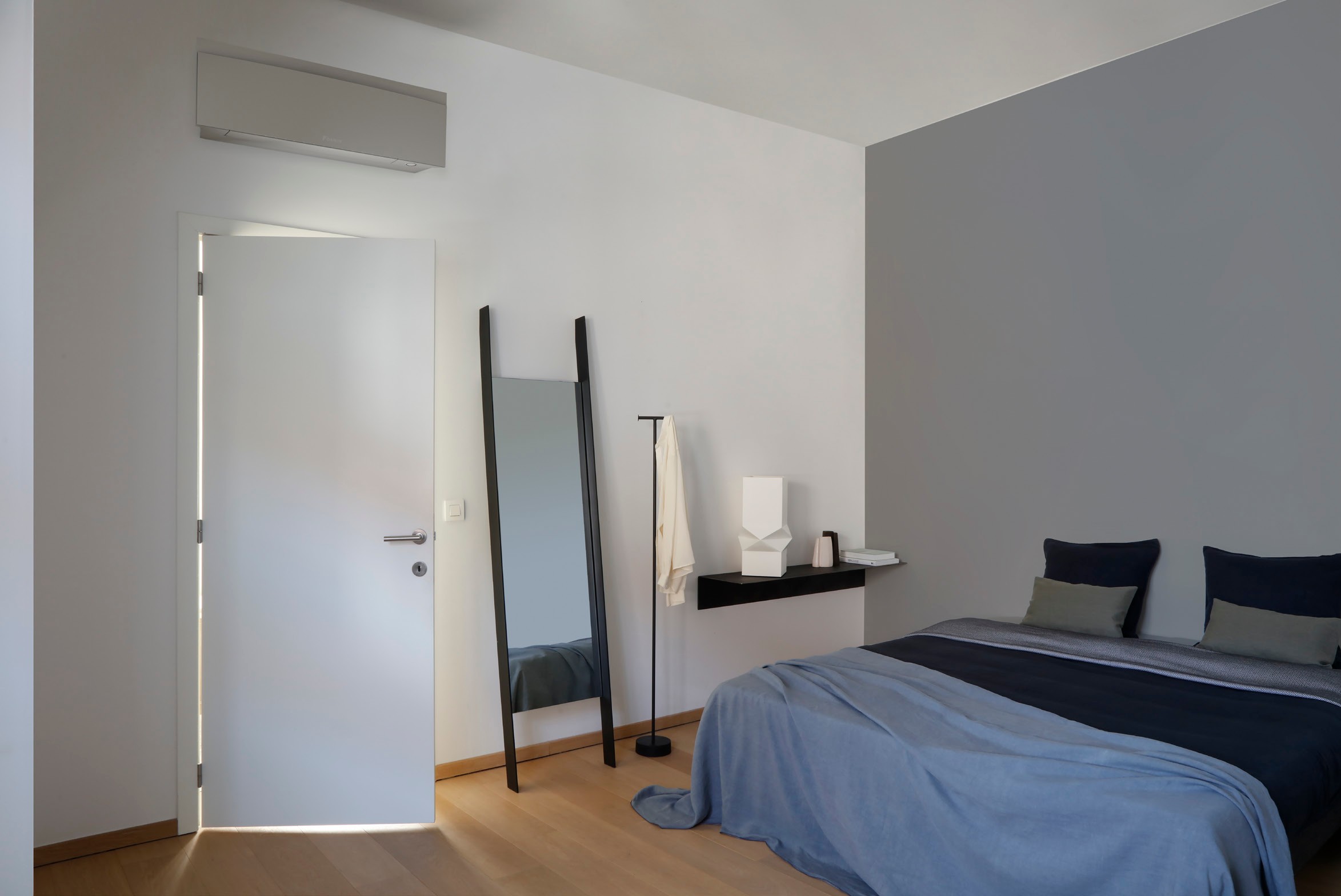 Daikin 2 kW Indoor Emura AW FTXJ20AW